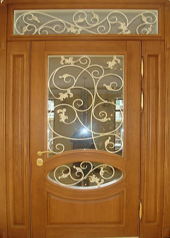 Парадная входная дверь с узорным рисунком на стекле-5