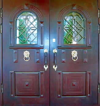 Парадная двустворчатая дверь в дом-14